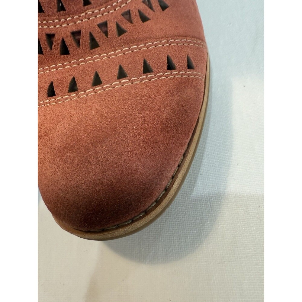 Sofft Bristow Boot Women's Size 8.5 Coral Red Suede Distressed Perforated Bootie - Picture 11 of 12